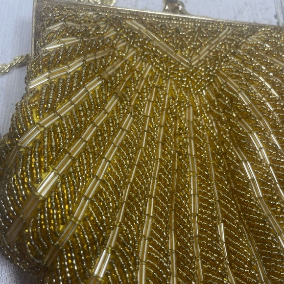 Vintage Handmade Beaded Clam Shell Evening Bag Gold Party Cocktail - Picture 2 of 9